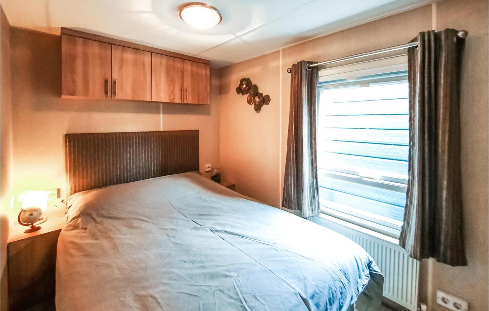 3 Bedroom Beautiful Home In Heinkenszand Exterior photo