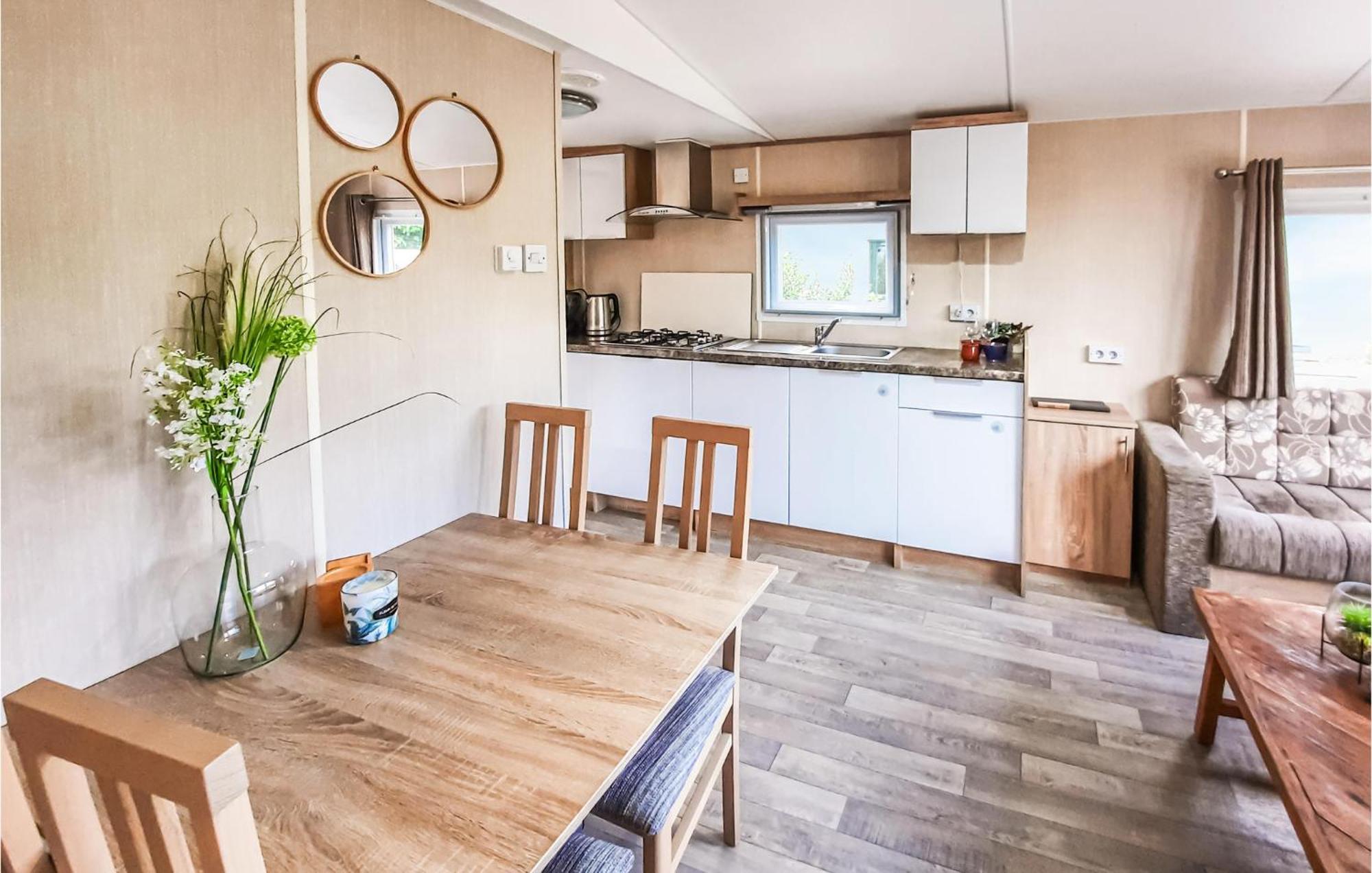 3 Bedroom Beautiful Home In Heinkenszand Exterior photo