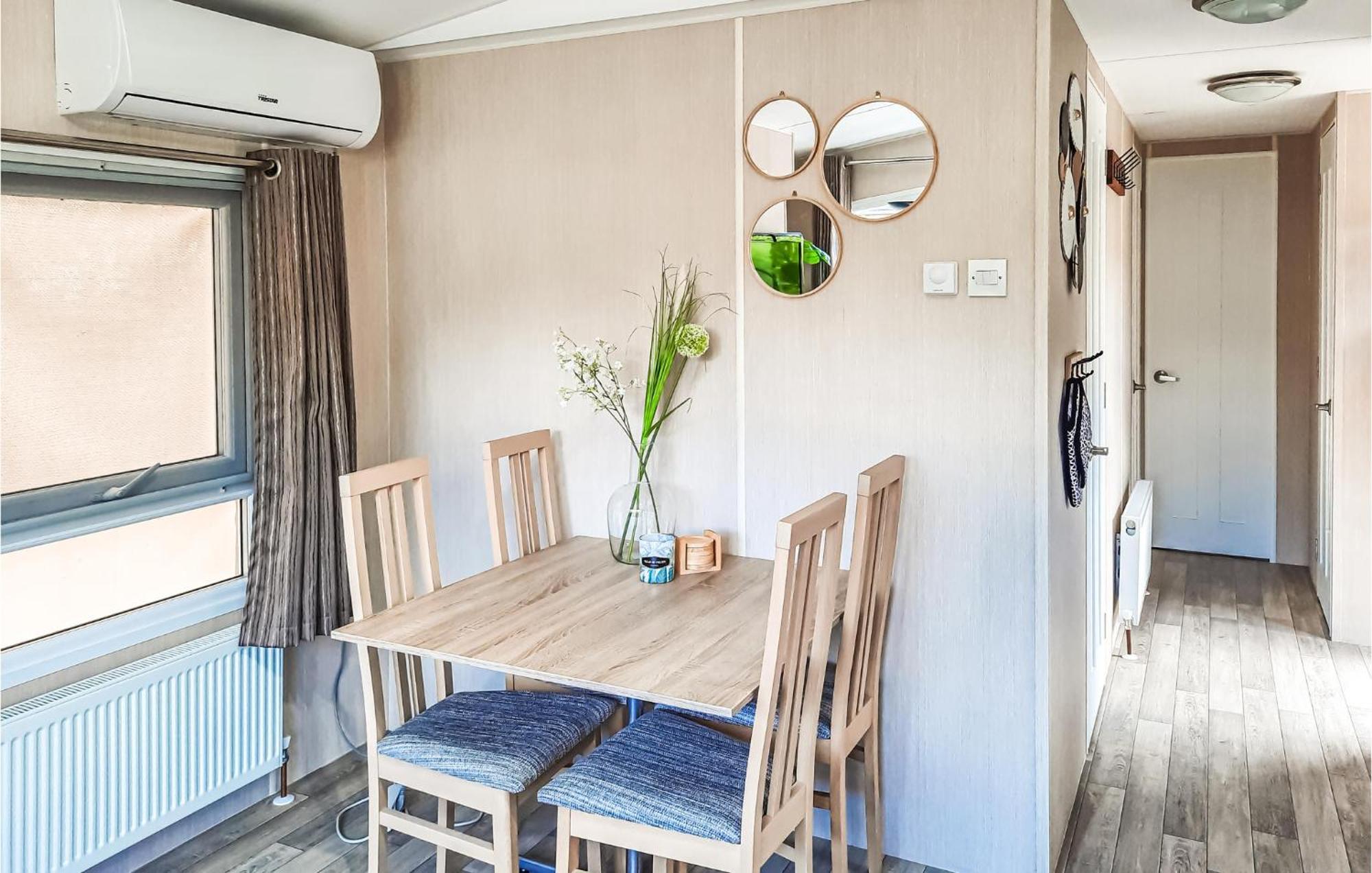 3 Bedroom Beautiful Home In Heinkenszand Exterior photo
